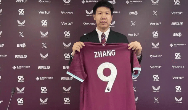 Burnley FC Tekent Jonge Chinese Aanvaller Zhang Jiaming voor U21 Elftal